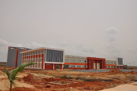 成都市郫都区唐昌镇党委书记莅临哈哈体育进行工作调访和安全检查